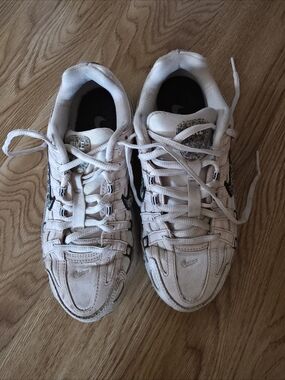 women sneakers
